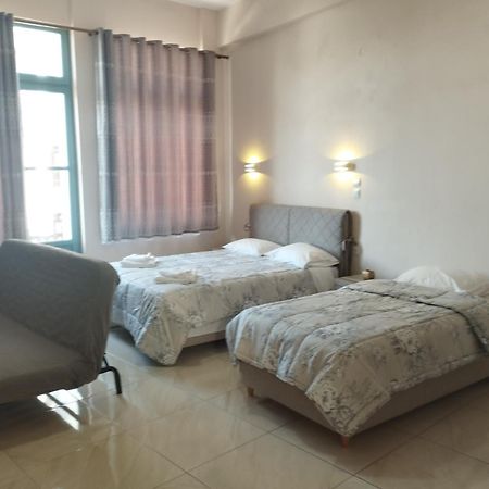 Στούντιο Στη Στοά Βαρβουτσή #1 Apartment Каламата Екстериор снимка