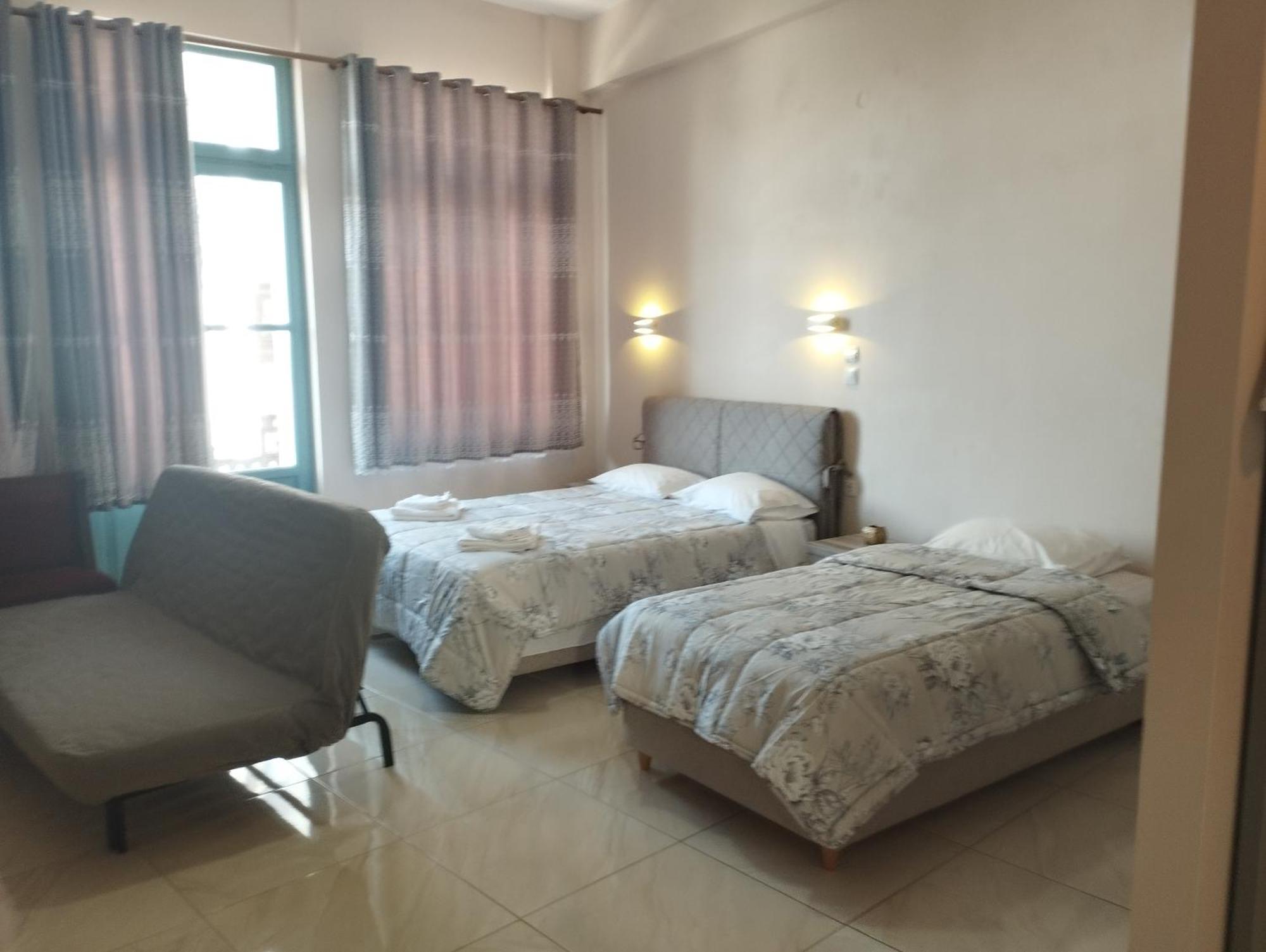 Στούντιο Στη Στοά Βαρβουτσή #1 Apartment Каламата Екстериор снимка
